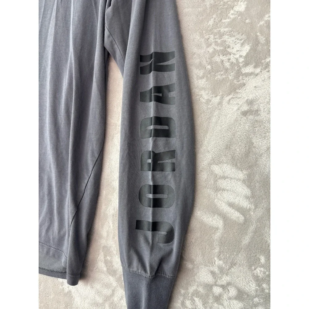 Jordan Mens XL Dri-FIT Long Sleeve Shirt Gray Jumpman Graphic Logo Tee